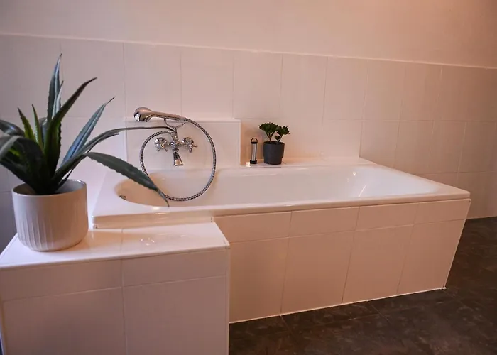 Sleep Space 1 - Green&tiny Spot Birkenmuehle